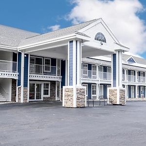 Hilltop Inn & Suites, Near Foxwoods Casino